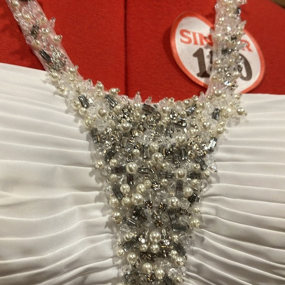 EUC Sz 2 Disney Fairytale Weddings by Alfred Angelo “Jasmine” - Picture 3 of 9